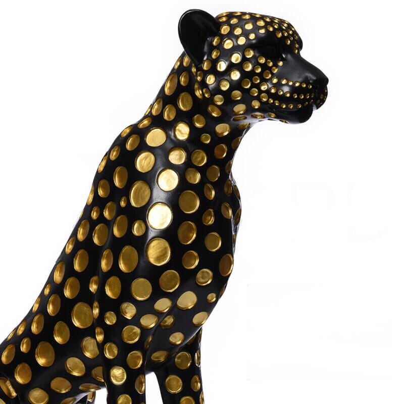 Leopar Heykeli