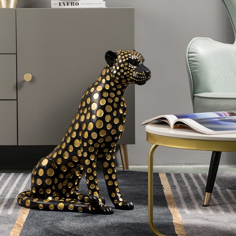 Leopar Heykeli