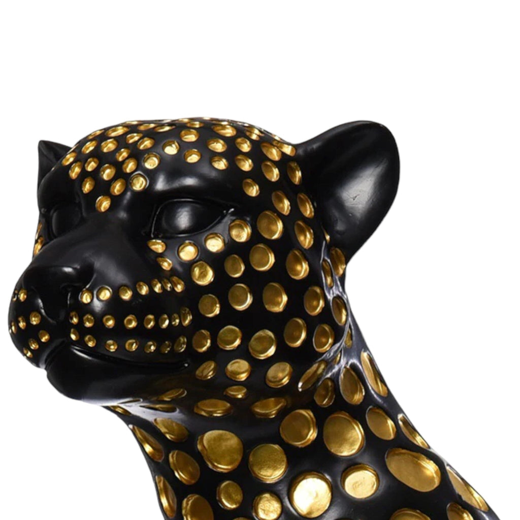 Leopar Heykeli
