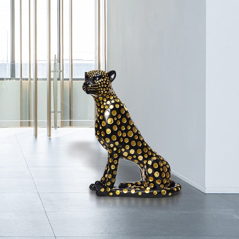 Leopar Heykeli