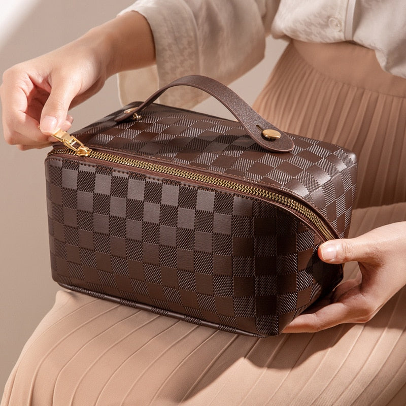 Women's Chic Checked Travel Toiletry Bag | Orntli