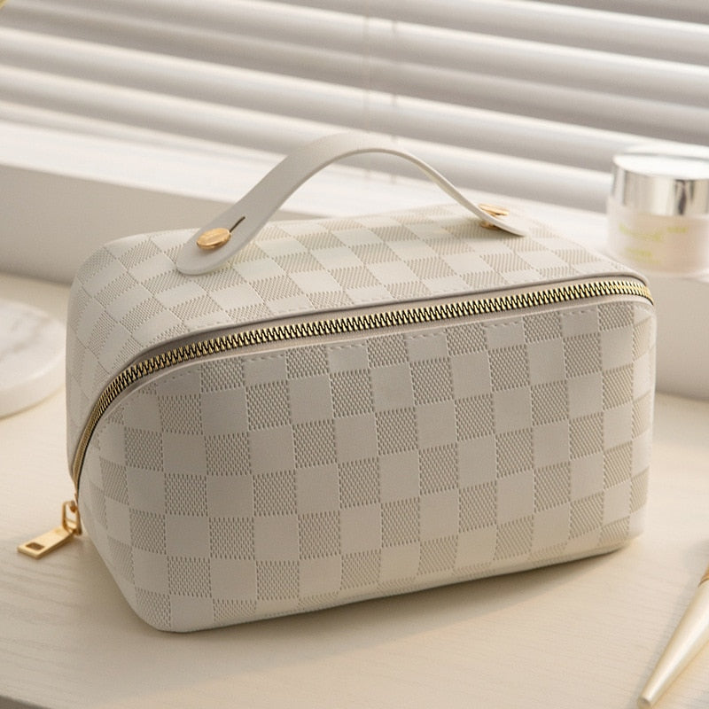 Women's Chic Checked Travel Toiletry Bag | Orntli