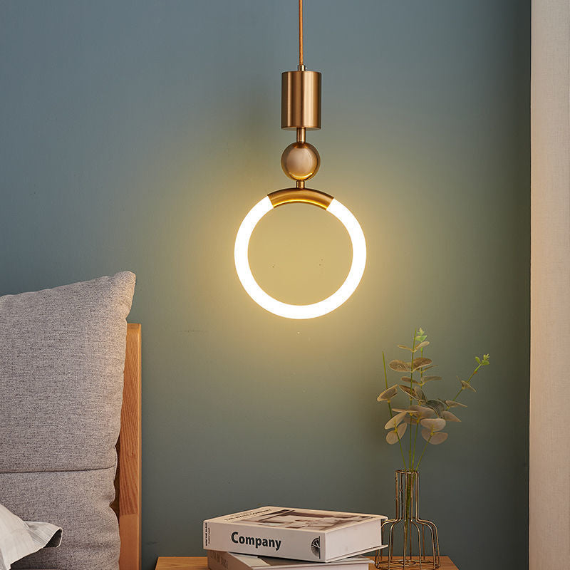 Elegantní – severská závěsná lampa s jednoduchým designem