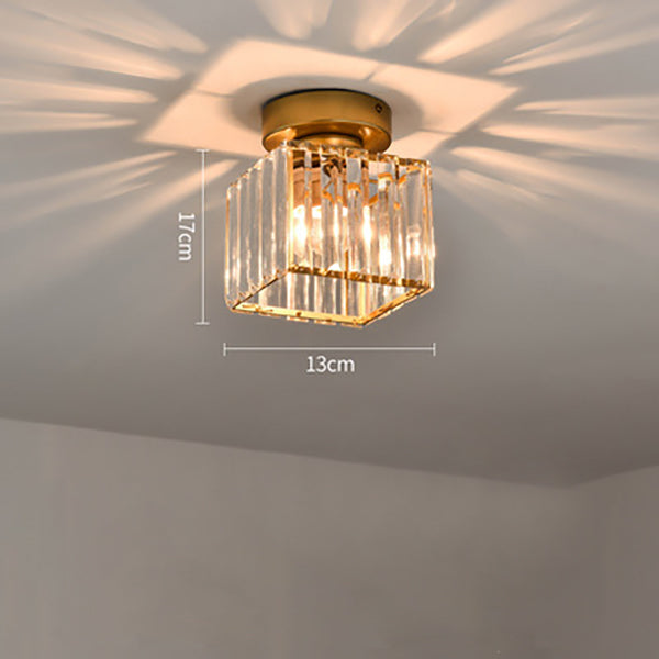 Stropní svítidlo - elegantní skleněné osvětlení chodby a obývacího prostoru