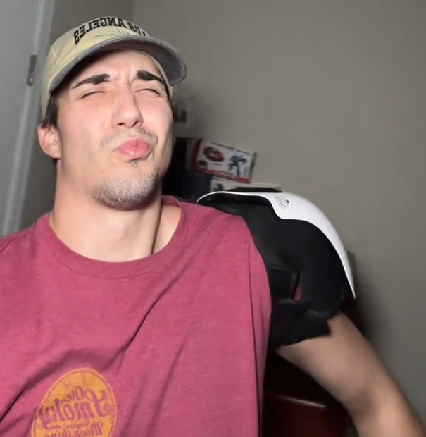 Vállmasszírozó hővel