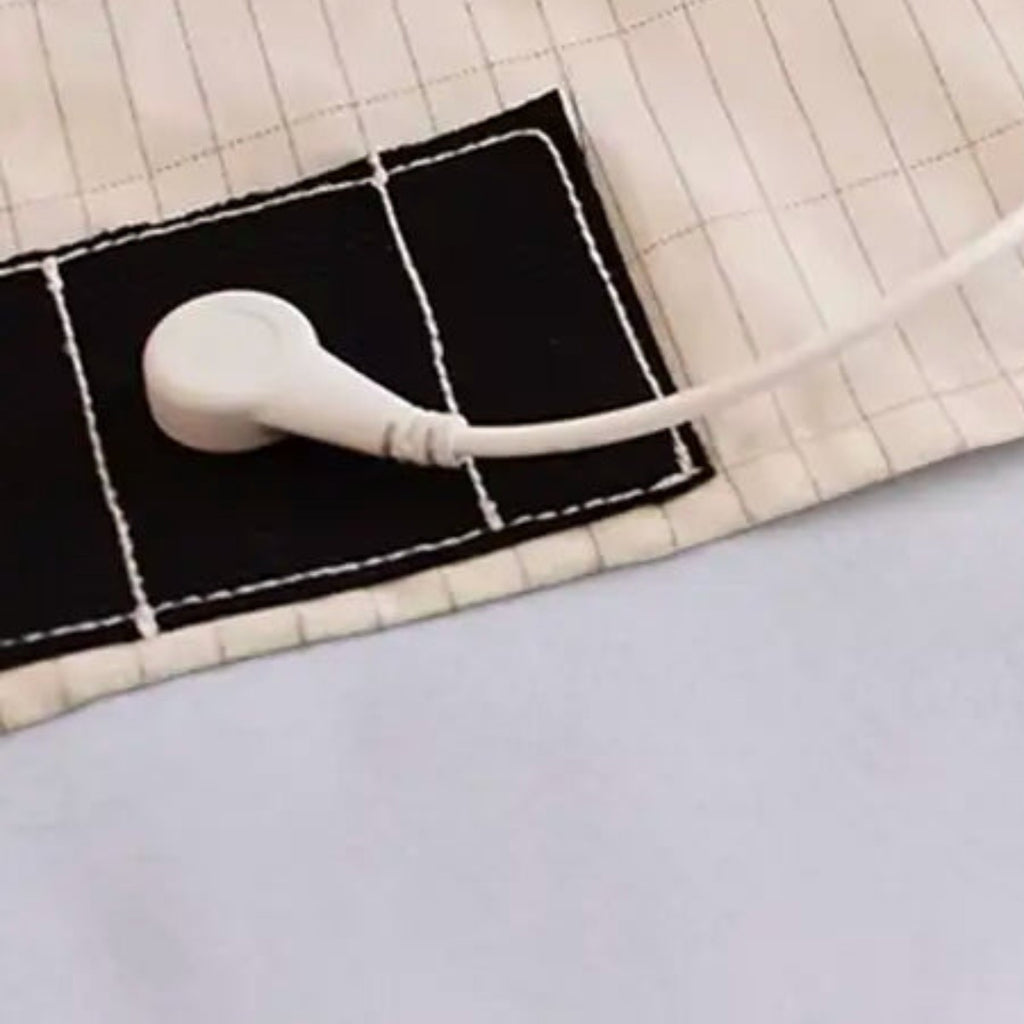 Snap connector of the grounding bed sheet with cord attached