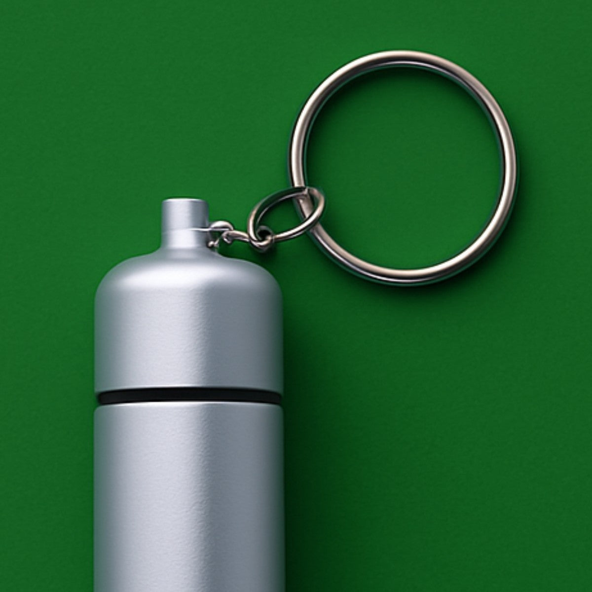 Screw cap and key ring of the mini capsule pill holder