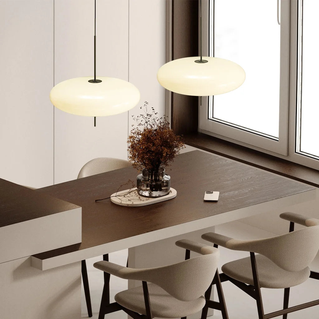 Rund akryl- og metalpendel - 50 cm, E27, justerbar ledning