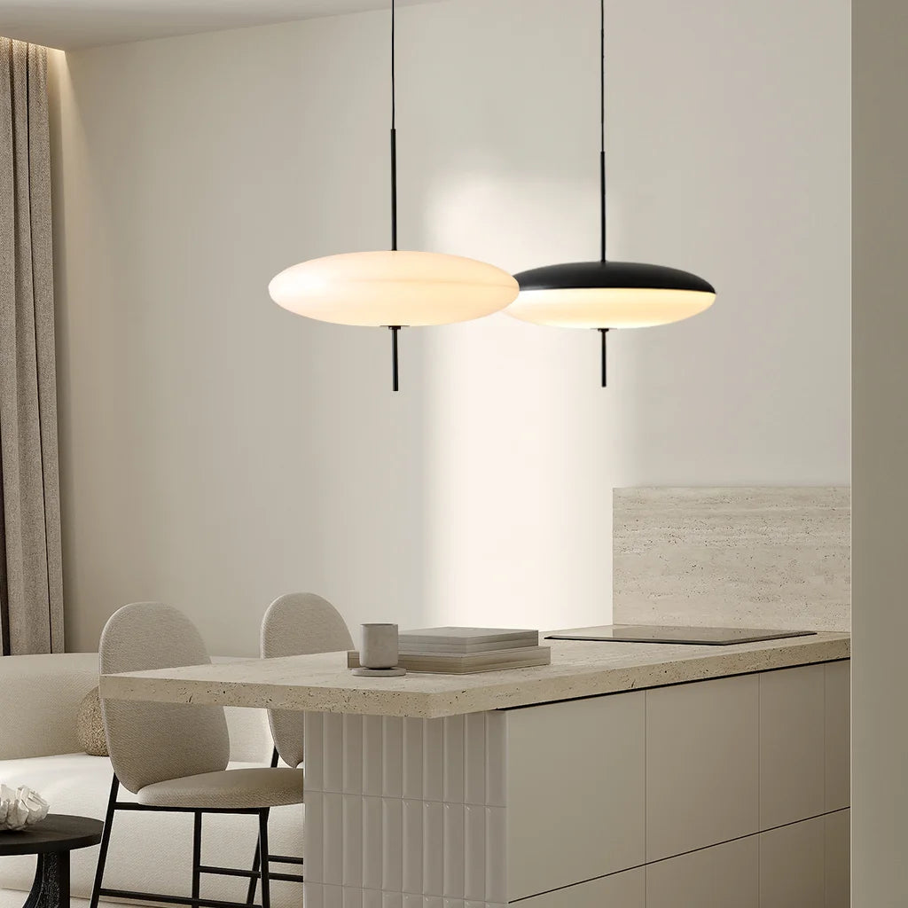 Rund akryl- og metalpendel - 50 cm, E27, justerbar ledning