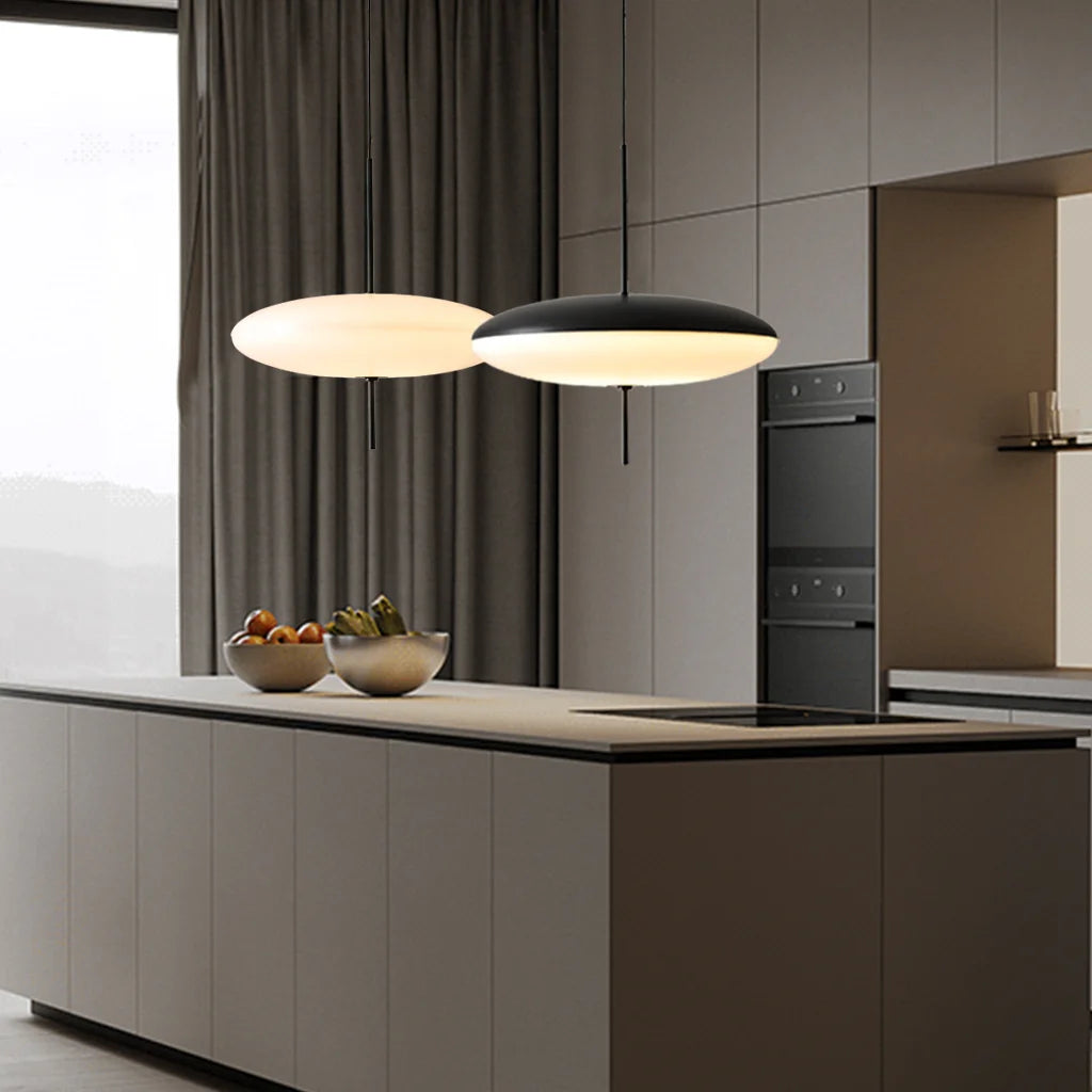 Rund akryl- og metalpendel - 50 cm, E27, justerbar ledning