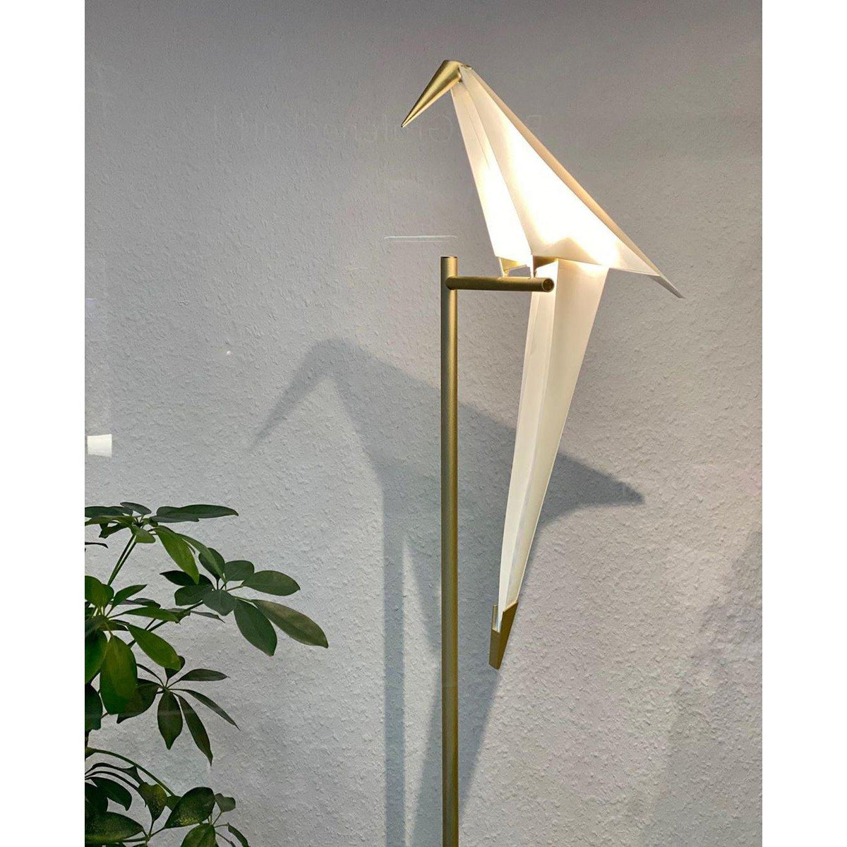 Lampada da tavolo a forma di gru di carta — design origami oscillante, LED a 3 colori, con spina, altezza di 25,6"