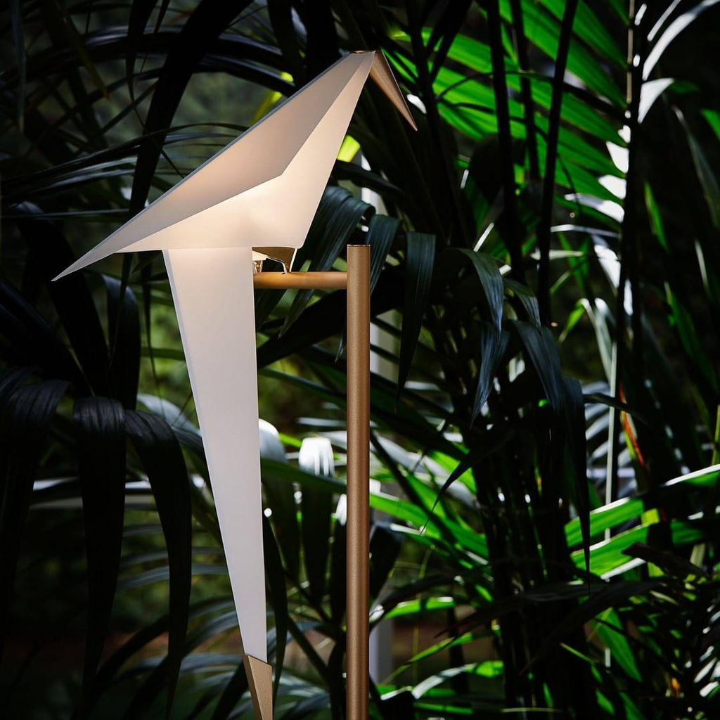 Lampada da tavolo a forma di gru di carta — design origami oscillante, LED a 3 colori, con spina, altezza di 25,6"