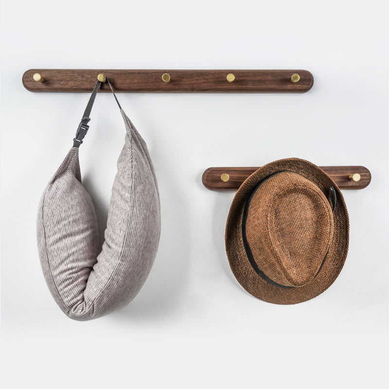 Percheros de pared de madera natural nórdica y latón
