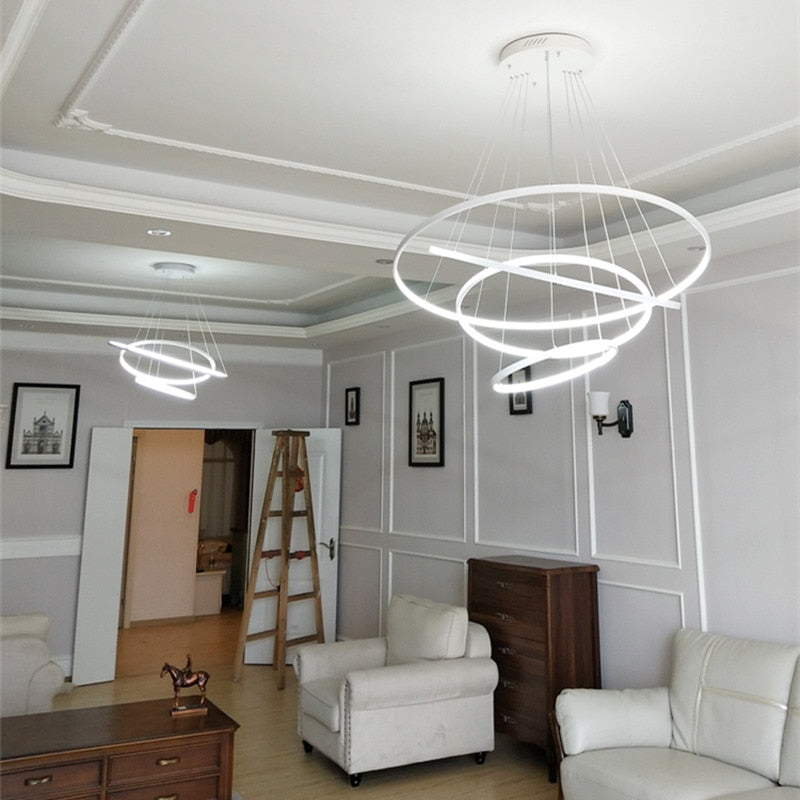 Lampadario moderno a LED a forma di anello