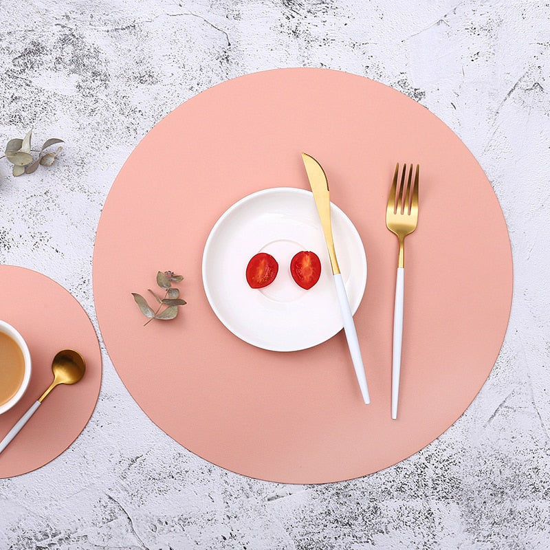 Moderní voděodolné prostírání a podtácky z PU kůže