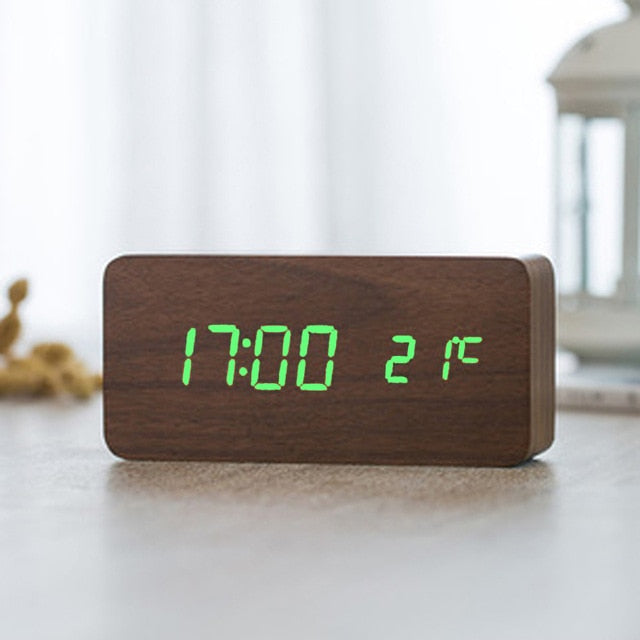 Reloj Despertador LED Nórdico con Control por Voz – Recargable por USB, Diseño Moderno con Pantalla Brillante