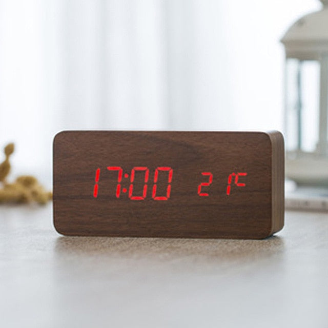 Reloj Despertador LED Nórdico con Control por Voz – Recargable por USB, Diseño Moderno con Pantalla Brillante