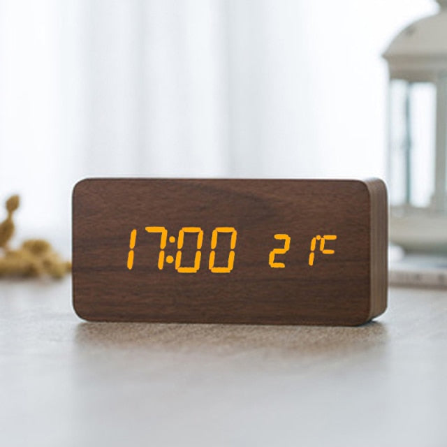 Reloj Despertador LED Nórdico con Control por Voz – Recargable por USB, Diseño Moderno con Pantalla Brillante