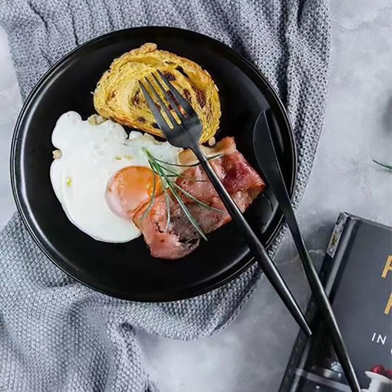 Sada příborů z černé nerezové oceli | Orntli