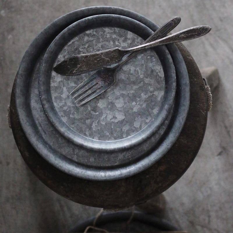 ヨーロピアンアンティークスタイルの装飾用金属トレイ | Orntli