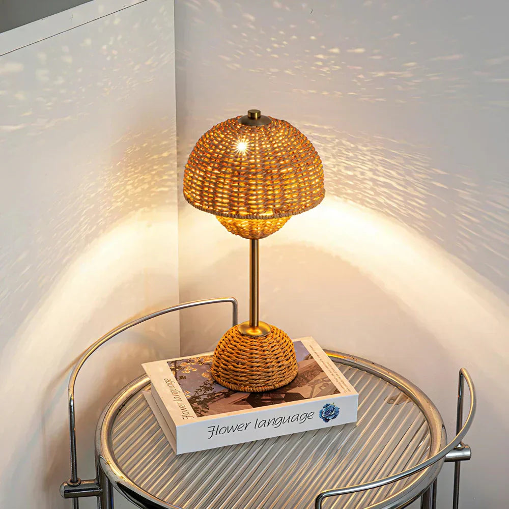 EcoBamboo Masa Lambası – Modern Mekanlar için Sürdürülebilir ve Minimalist Aydınlatma
