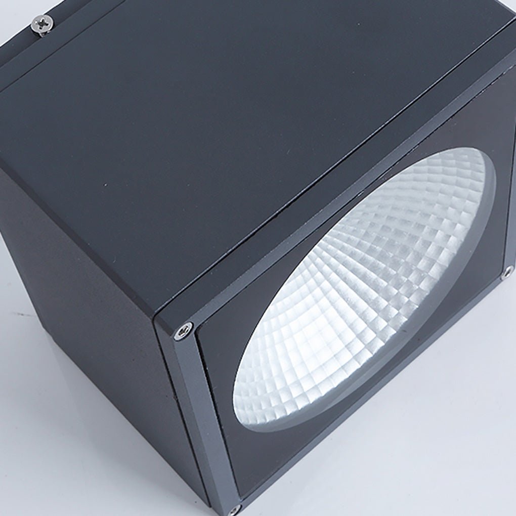 Minimalistické čtvercové voděodolné stropní LED svítidlo — integrovaná montážní deska