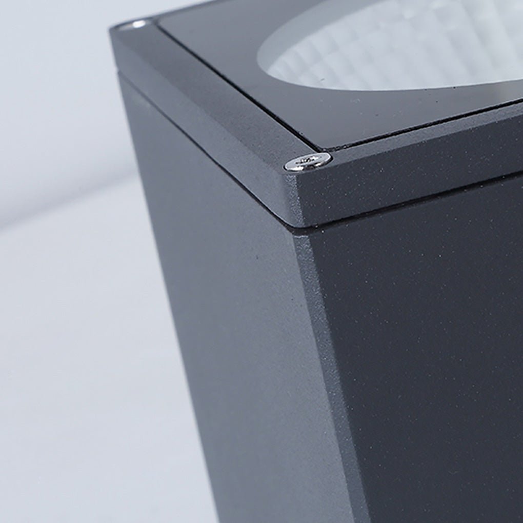 Minimalistické čtvercové voděodolné stropní LED svítidlo — integrovaná montážní deska