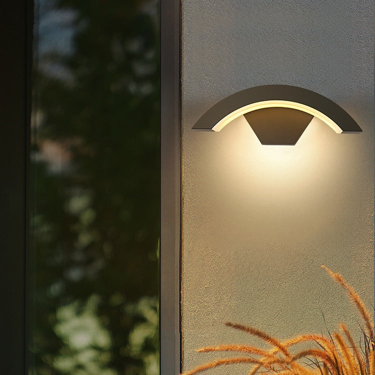 Candeeiro de parede LED preto em arco — alumínio impermeável IP65, 18W/36W