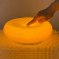 Rund væglampe i glas - berøringsdæmper, varmt LED-lys, orange eller hvid