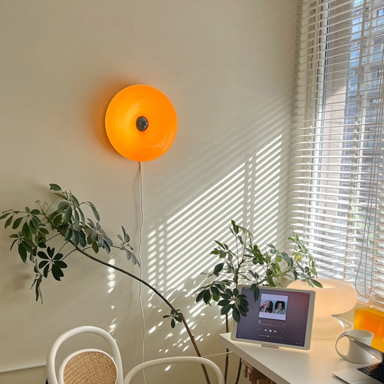 Rund væglampe i glas - berøringsdæmper, varmt LED-lys, orange eller hvid