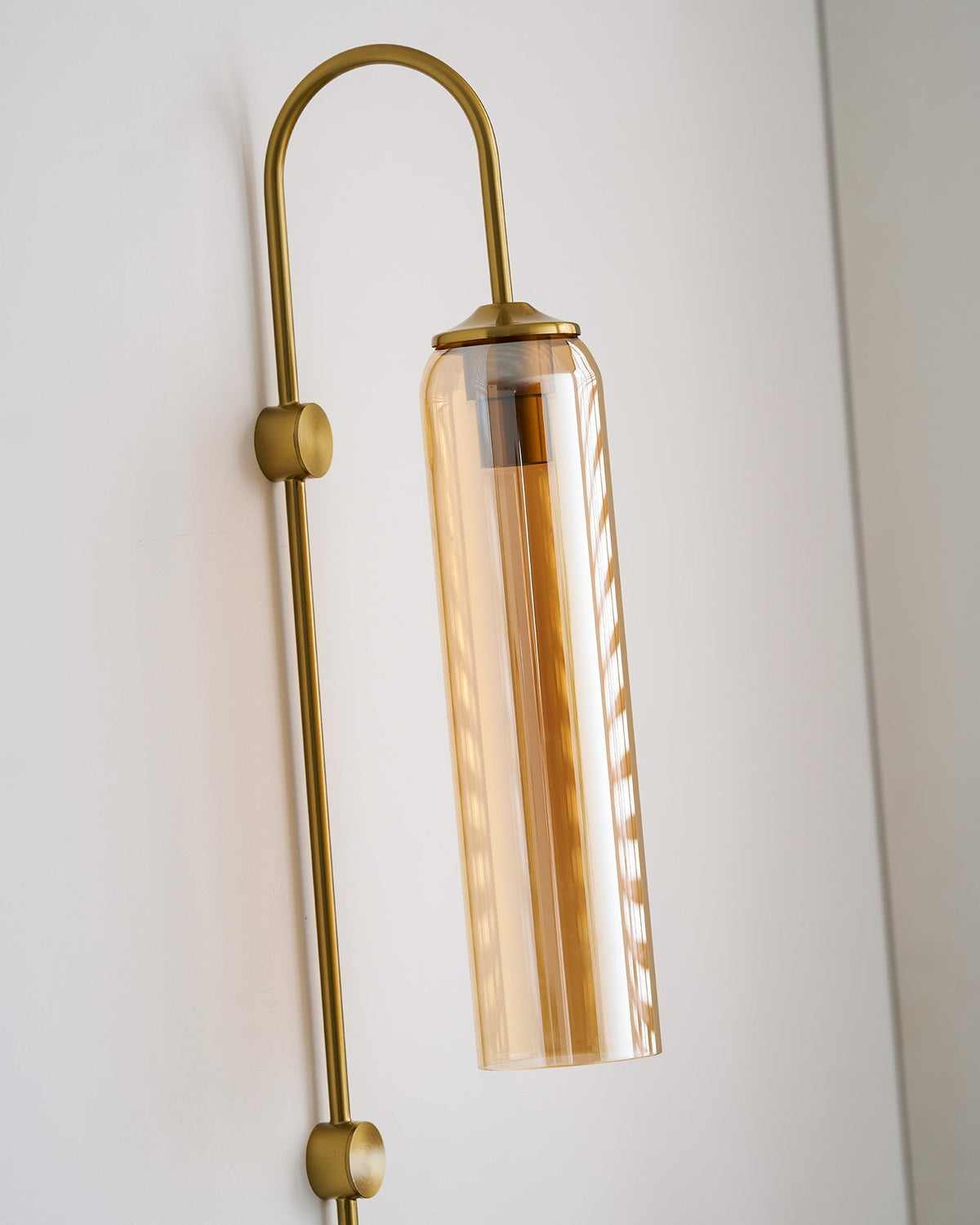 Stecker-Wandleuchte aus Glas, moderne zylindrische Form