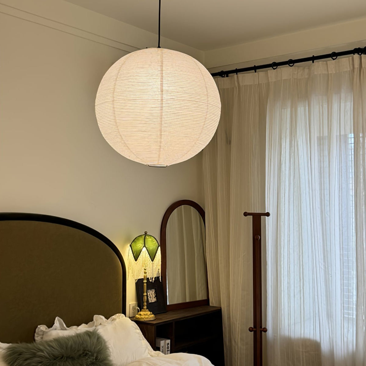 Solara runde Pendelleuchte aus Washi-Papier — Bambusdetail