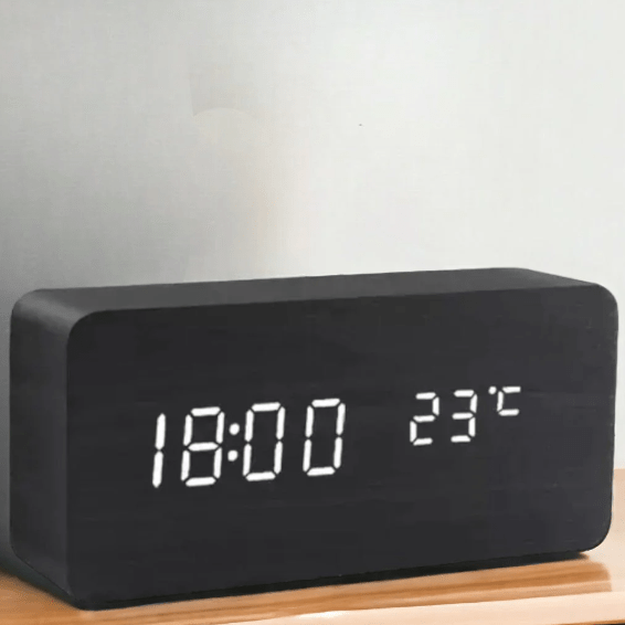 WOODSENSE – Horloge en bois à LED avec commande vocale pour une affichage du temps élégant | Orntli